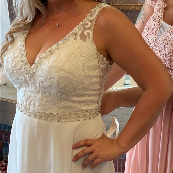 💍 Custom white wedding dress with slit 💍 - Picture 3 of 8